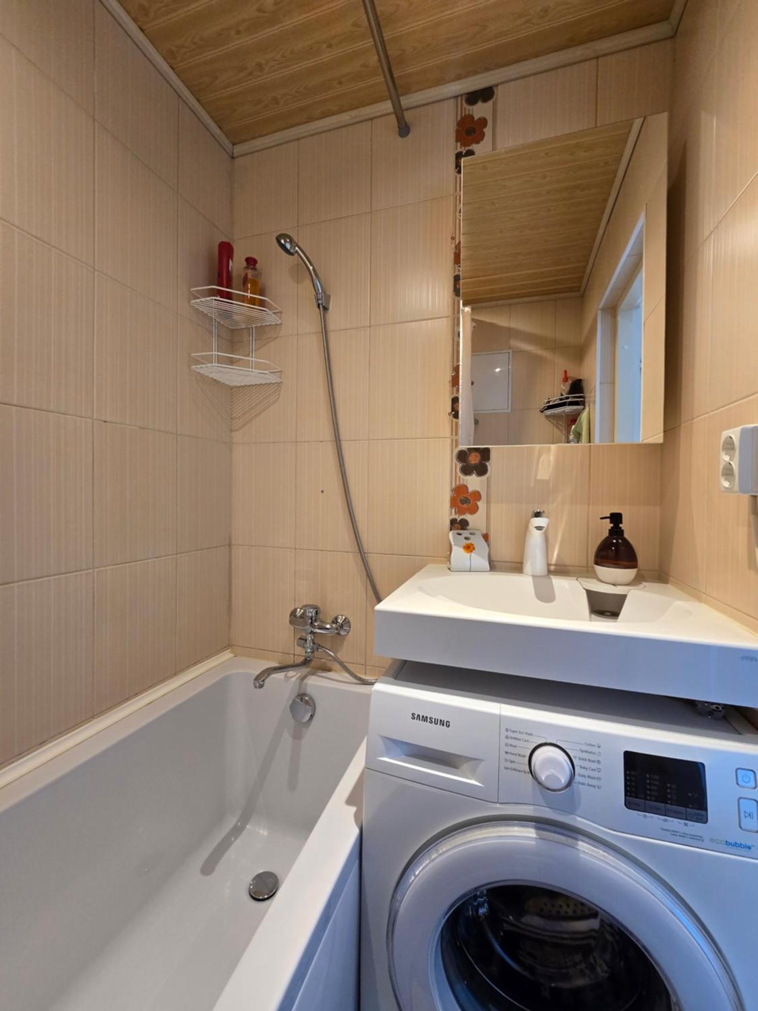 Hero Avenue Apartment Нарва Экстерьер фото